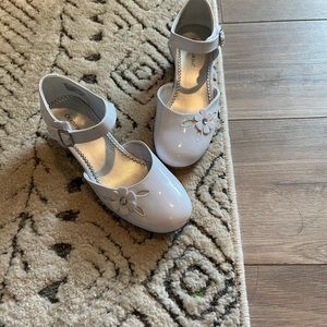 Girls white dress shoes